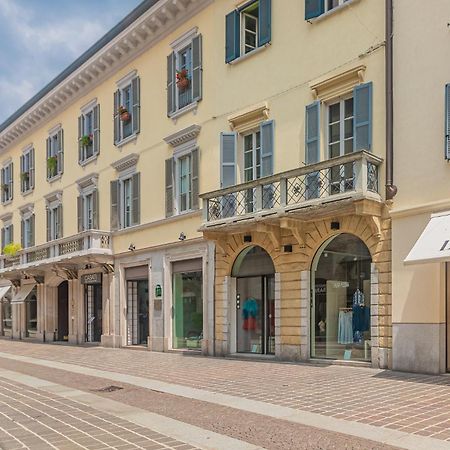 Thea - Centro Storico Bed and Breakfast Monza Exterior foto