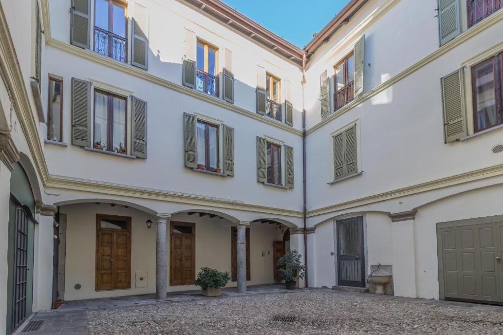 Thea - Centro Storico Bed and Breakfast Monza Exterior foto