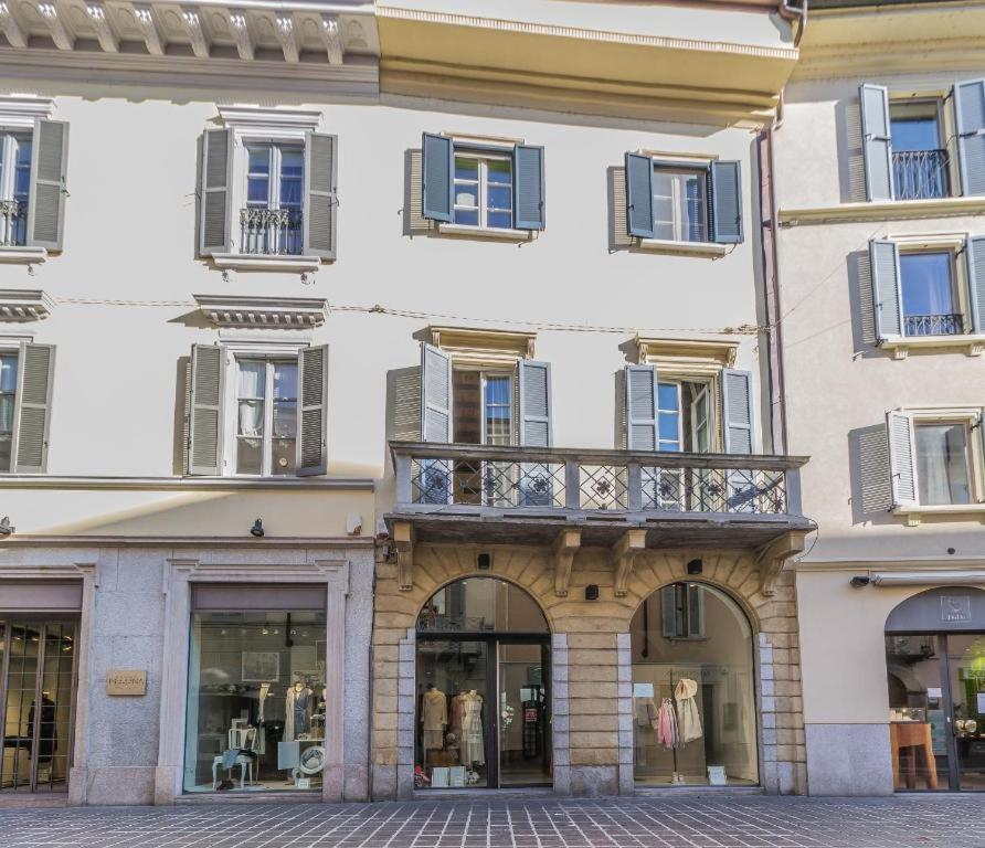 Thea - Centro Storico Bed and Breakfast Monza Exterior foto