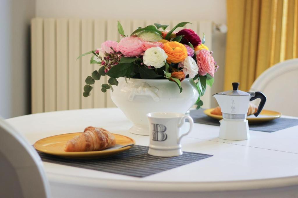 Thea - Centro Storico Bed and Breakfast Monza Exterior foto